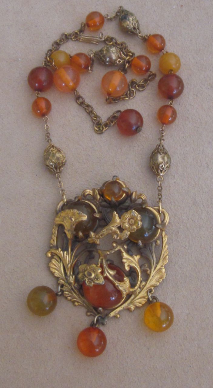 Apple Juice Bakelite Vintage Brooch and Necklace Apple Juice Bakelite Vintage Brooch and Necklace