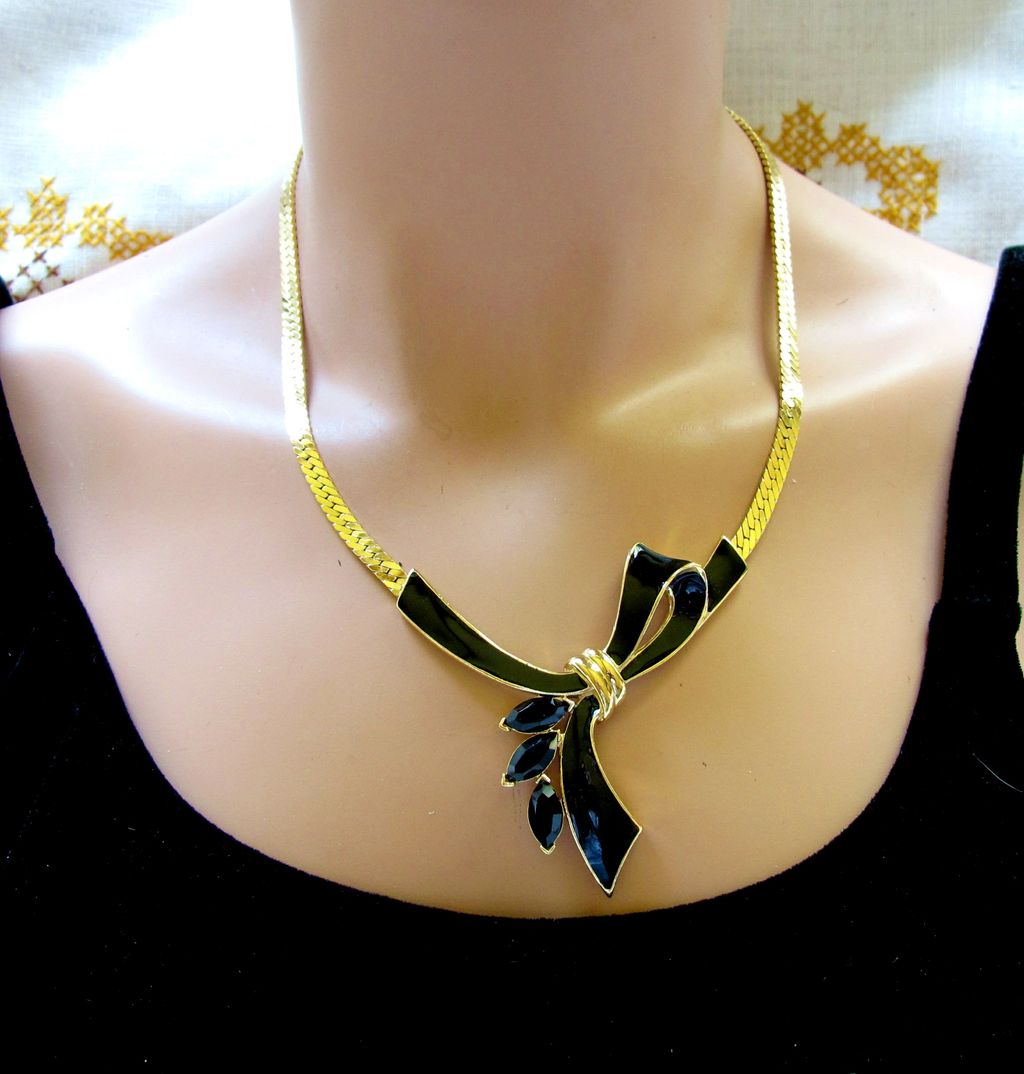 Trifari Kunio Matsumoto Black Enamel Bow Choker Necklace Trifari Kunio Matsumoto Black Enamel Bow Choker Necklace