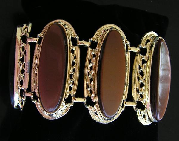 40-60's Sable Thermoset 2" Bracelet-Thick Openwork Oval Links 40-60's Sable Thermoset 2" Bracelet-Thick Openwork Oval Links