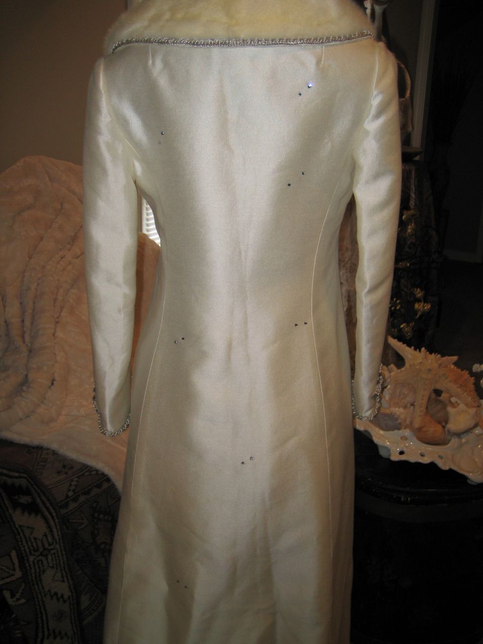 Vintage Formal White Fur Collar Full Length Designer Coat Vintage Formal White Fur Collar Full Length Designer Coat