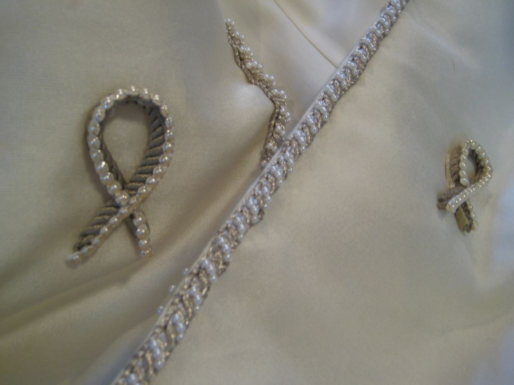 Vintage Formal White Fur Collar Full Length Designer Coat Vintage Formal White Fur Collar Full Length Designer Coat