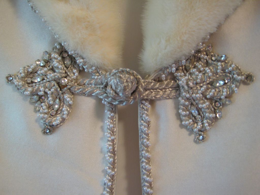 Vintage Formal White Fur Collar Full Length Designer Coat Vintage Formal White Fur Collar Full Length Designer Coat