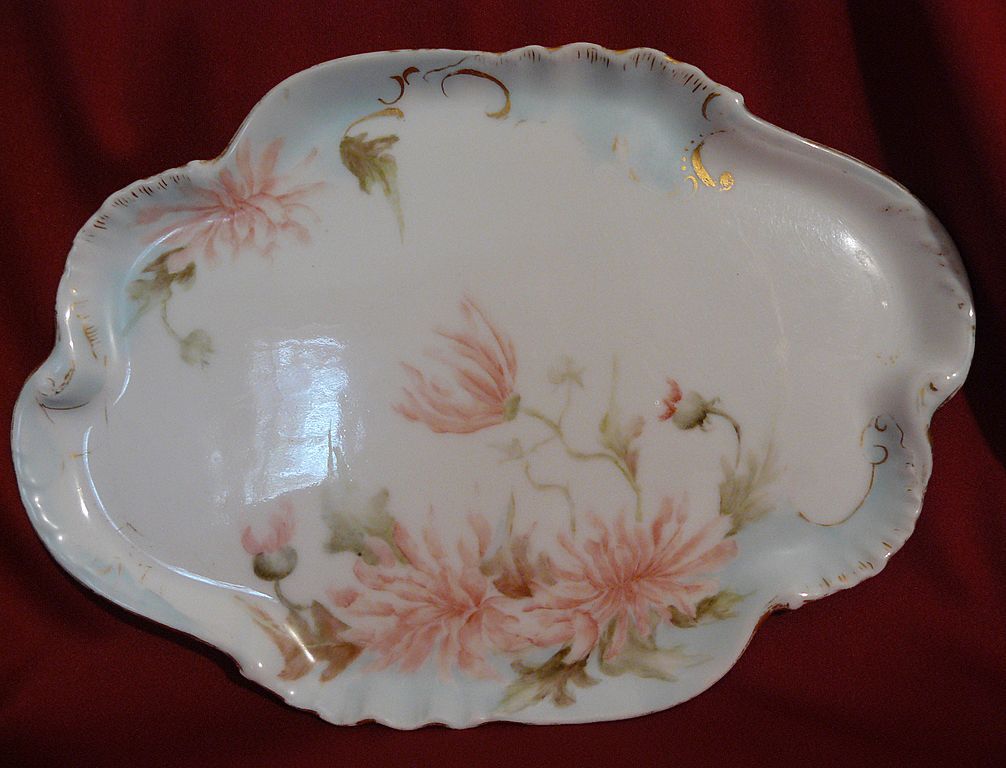 Porcelain hand painted tray Limoges (CFH/GDM) Porcelain hand painted tray Limoges (CFH/GDM)