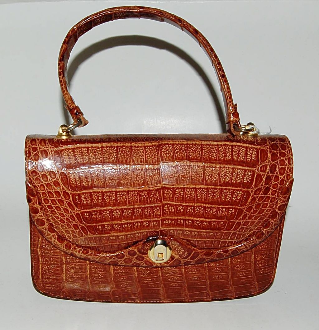 Vintage "Vacare Cascarudo" Crocodile Handbag Made in Argentina MINT Condition! Vintage "Vacare Cascarudo" Crocodile Handbag Made in Argentina MINT Condition!
