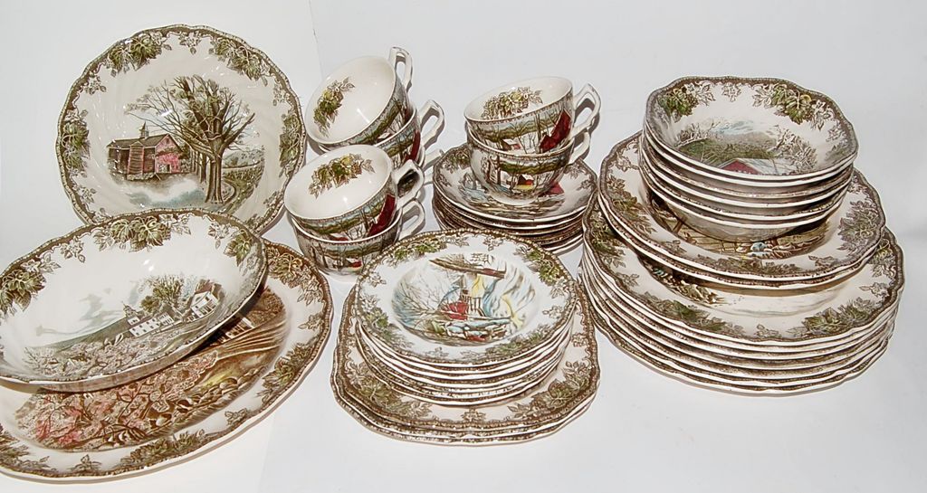 Vintage "Friendly Village" 42 Piece set Plus Completer Pieces - Very Good Condition! Vintage "Friendly Village" 42 Piece set Plus Completer Pieces - Very Good Condition!