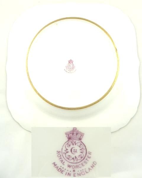 Royal Worcester Encrusted Gilt Set of 8 Salad/Dessert Plates Royal Worcester Encrusted Gilt Set of 8 Salad/Dessert Plates