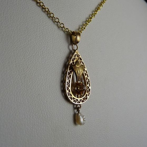 Edwardian 10K Gold Lavalier with Diamond and Freshwater Pearl Edwardian 10K Gold Lavalier with Diamond and Freshwater Pearl