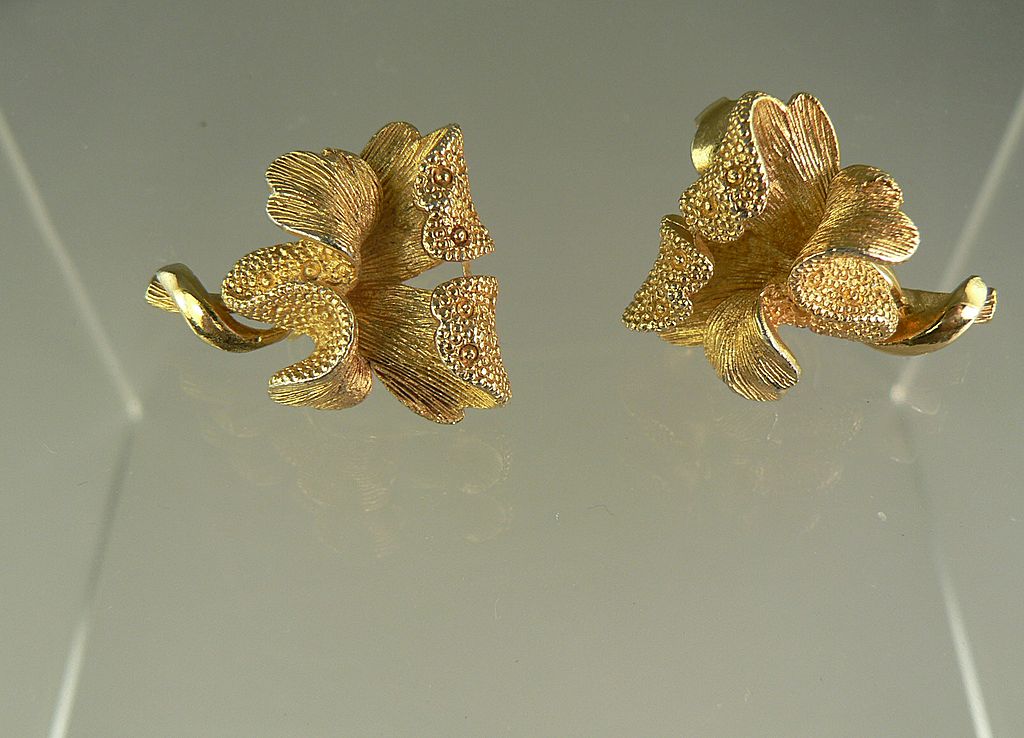 Coro Lily Clip Earrings Coro Lily Clip Earrings