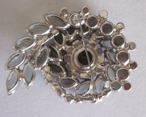 Big vintage Juliana rhinestone brooch colors of the sea Big vintage Juliana rhinestone brooch colors of the sea