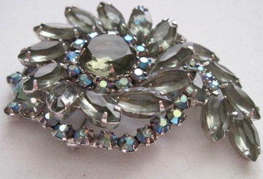 Big vintage Juliana rhinestone brooch colors of the sea Big vintage Juliana rhinestone brooch colors of the sea