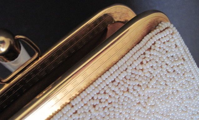Very pretty vintage seed bead Tambour purse floral bouquet Very pretty vintage seed bead Tambour purse floral bouquet
