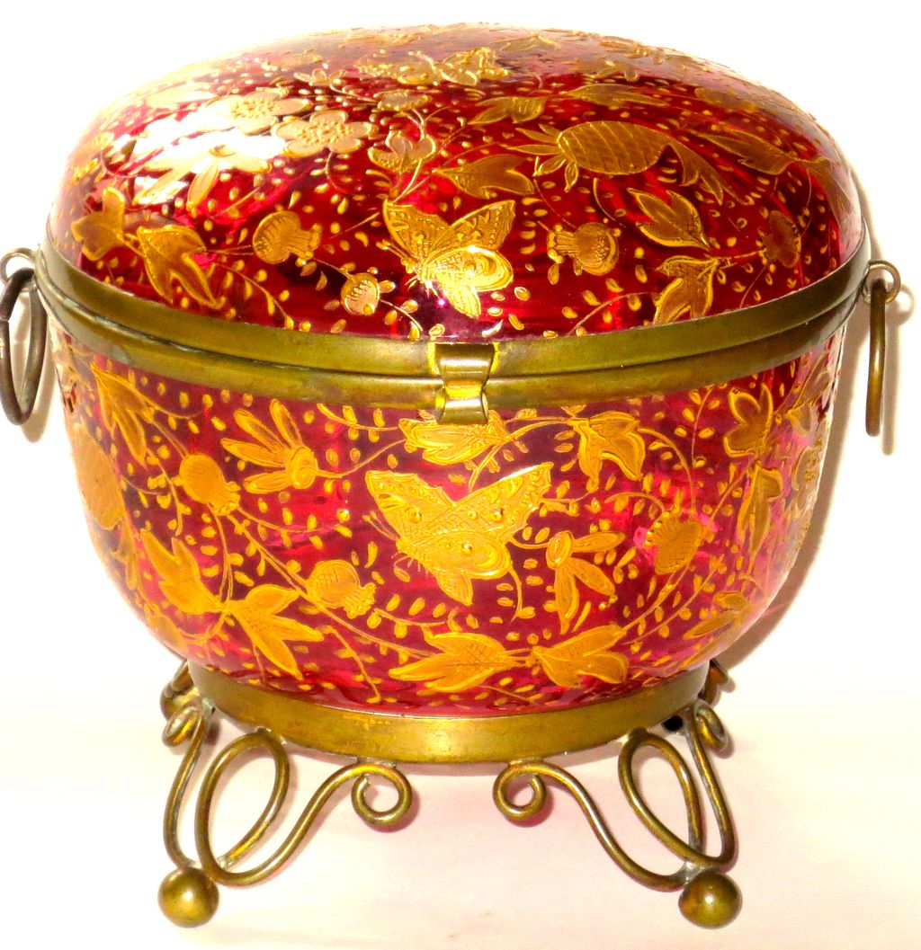 Large Moser Style Mounted Covered Box Cranberry w/Butterflies Large Moser Style Mounted Covered Box Cranberry w/Butterflies