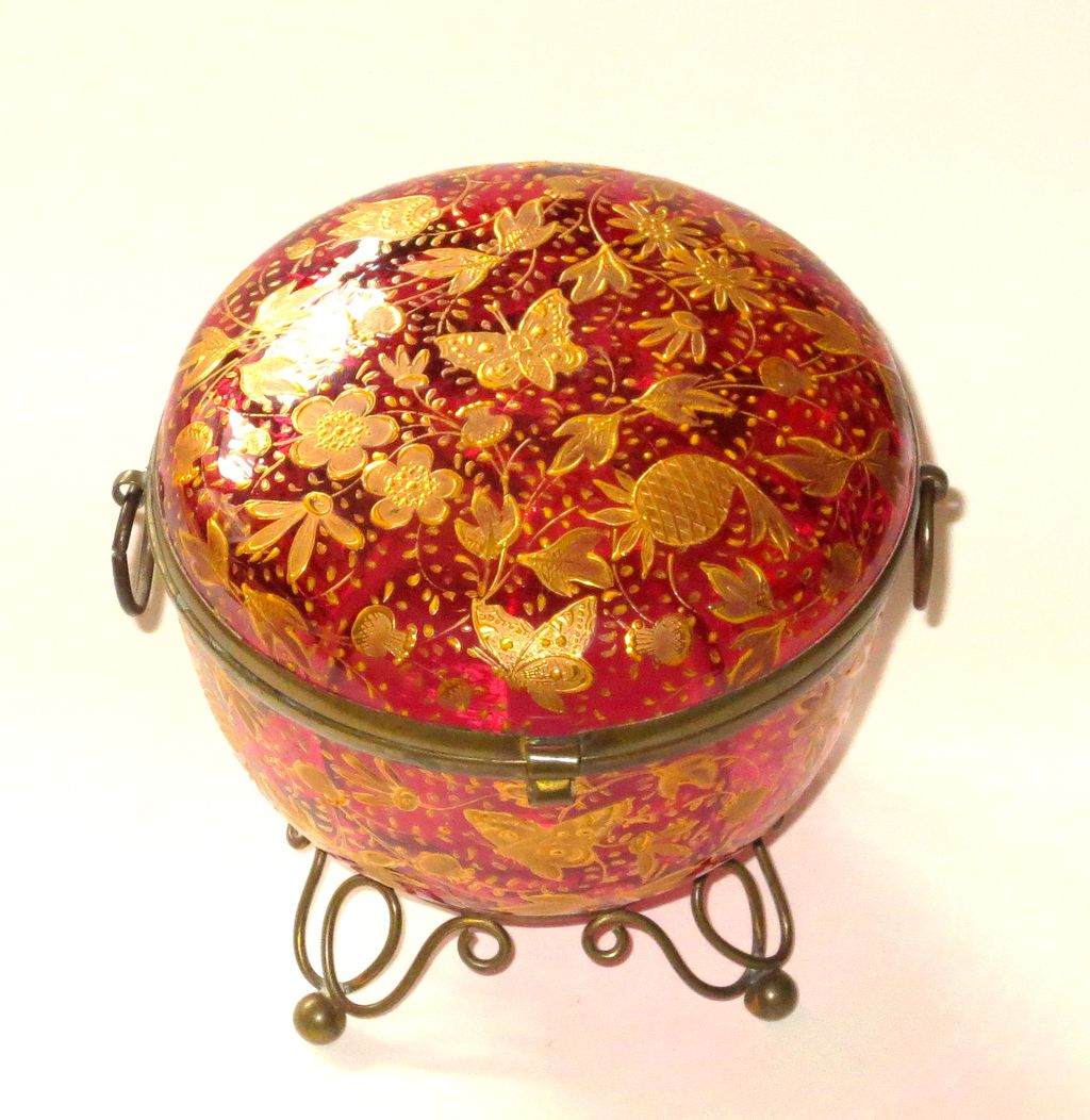 Large Moser Style Mounted Covered Box Cranberry w/Butterflies Large Moser Style Mounted Covered Box Cranberry w/Butterflies