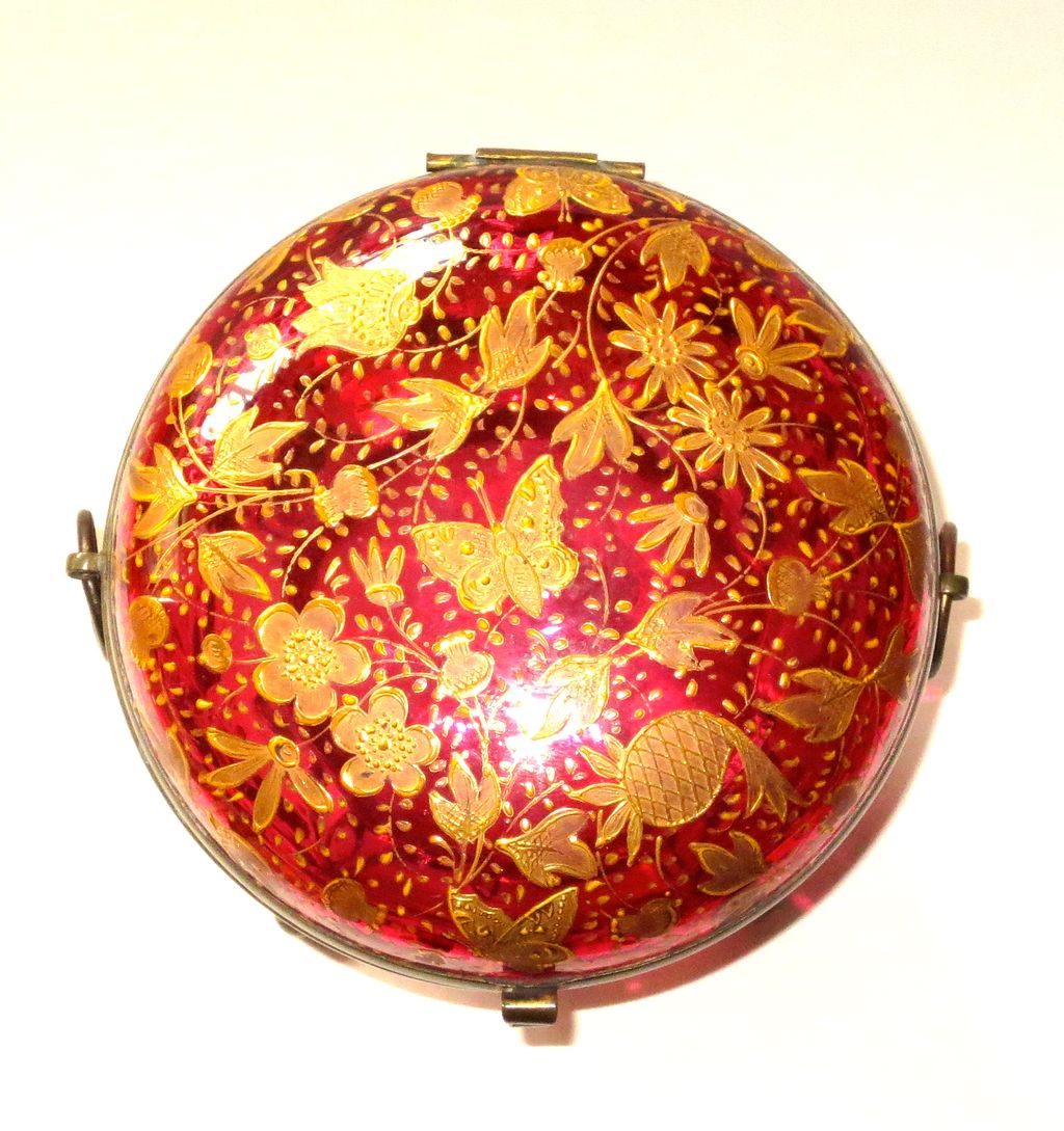 Large Moser Style Mounted Covered Box Cranberry w/Butterflies Large Moser Style Mounted Covered Box Cranberry w/Butterflies