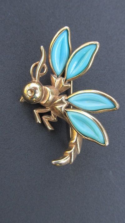 Trifari Gold Tone Wasp Brooch With Turquoise Colored Wings Trifari Gold Tone Wasp Brooch With Turquoise Colored Wings