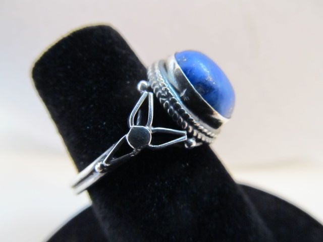 Vintage Sterling Silver Lapis Ring Vintage Sterling Silver Lapis Ring