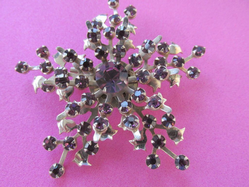Snowflake Amethyst Rhinestone Star Brooch Pin Snowflake Amethyst Rhinestone Star Brooch Pin