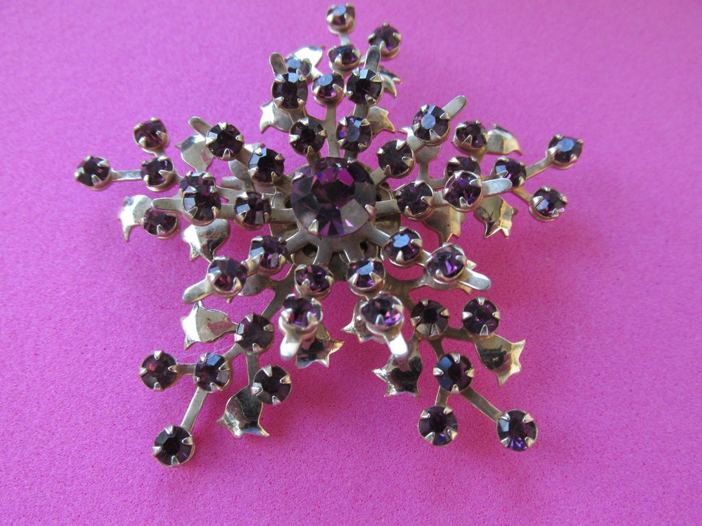 Snowflake Amethyst Rhinestone Star Brooch Pin Snowflake Amethyst Rhinestone Star Brooch Pin