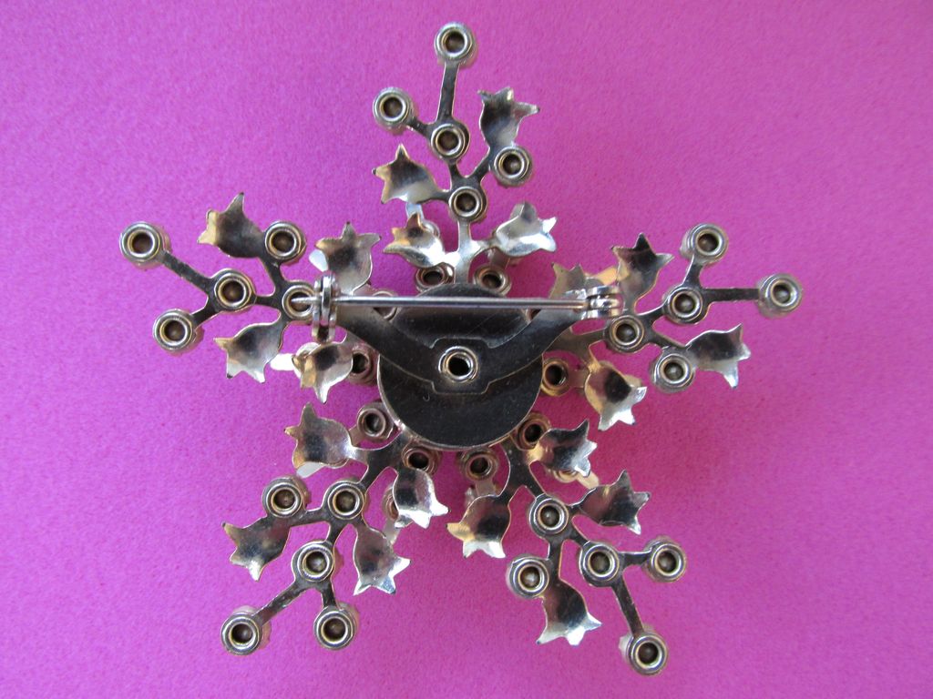 Snowflake Amethyst Rhinestone Star Brooch Pin Snowflake Amethyst Rhinestone Star Brooch Pin