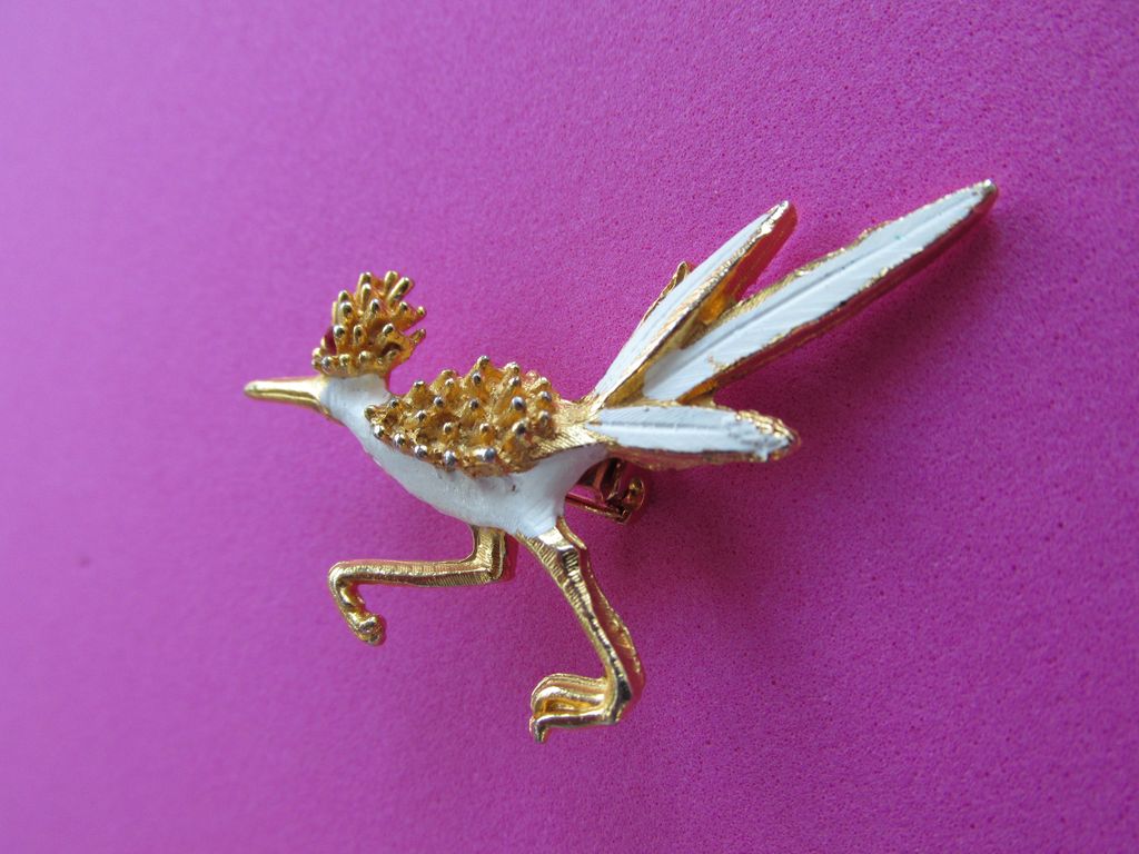 Vintage White Enamel Gold Tone Road Runner Brooch with Ruby Rhinestone Vintage White Enamel Gold Tone Road Runner Brooch with Ruby Rhinestone