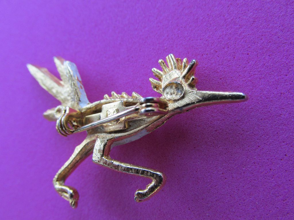 Vintage White Enamel Gold Tone Road Runner Brooch with Ruby Rhinestone Vintage White Enamel Gold Tone Road Runner Brooch with Ruby Rhinestone