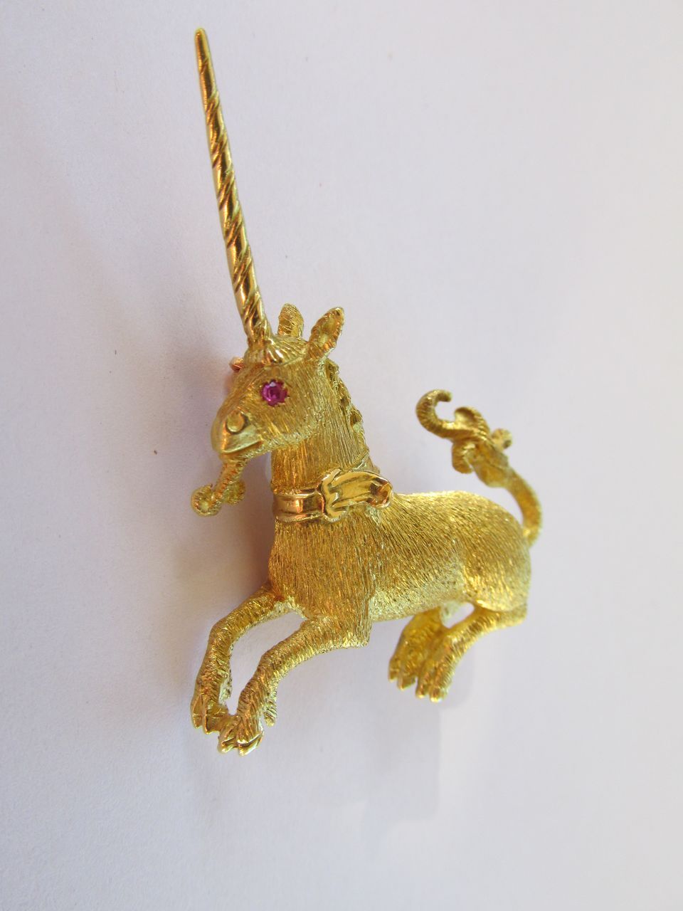 *On Hold For Nadia* Signed 18K Yellow Gold Unicorn 13.60 grams Vintage Brooch Pin With Ruby *On Hold For Nadia* Signed 18K Yellow Gold Unicorn 13.60 grams Vintage Brooch Pin With Ruby