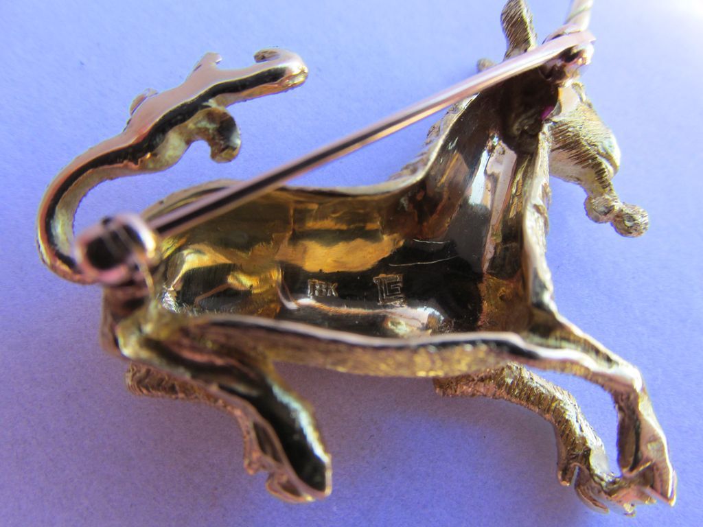 *On Hold For Nadia* Signed 18K Yellow Gold Unicorn 13.60 grams Vintage Brooch Pin With Ruby *On Hold For Nadia* Signed 18K Yellow Gold Unicorn 13.60 grams Vintage Brooch Pin With Ruby