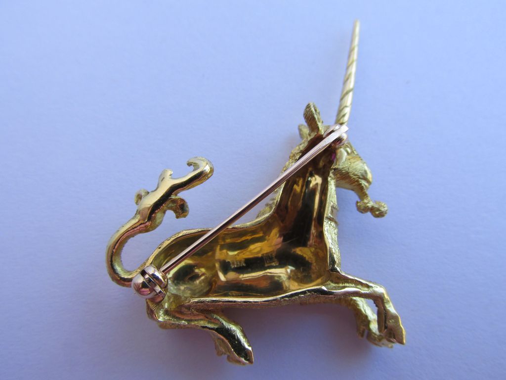 *On Hold For Nadia* Signed 18K Yellow Gold Unicorn 13.60 grams Vintage Brooch Pin With Ruby *On Hold For Nadia* Signed 18K Yellow Gold Unicorn 13.60 grams Vintage Brooch Pin With Ruby