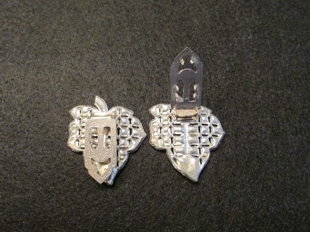 Sparkling Clear Rhinestone Leaf Dress or Fur Clips Sparkling Clear Rhinestone Leaf Dress or Fur Clips