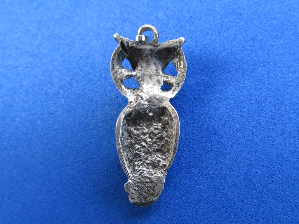 Vintage Owl Pendant Silvertone Vintage Owl Pendant Silvertone