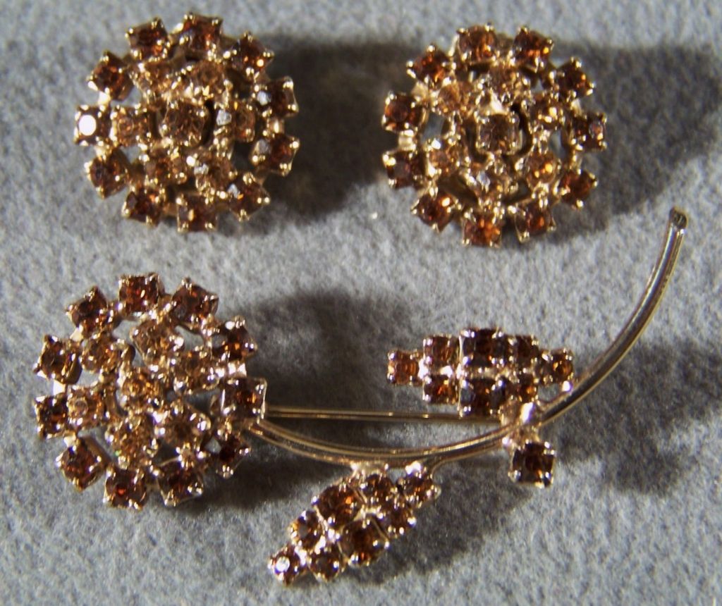 Vintage shades amber rhinestone pin brooch earring set Vintage shades amber rhinestone pin brooch earring set