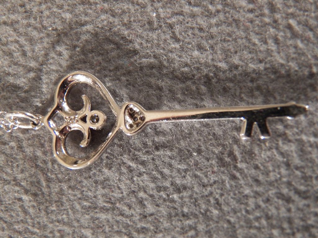 Vintage Sterling silver Bold Classic Antique Key 7 Round Cut Diamond Pendant Charm Necklace Vintage Sterling silver Bold Classic Antique Key 7 Round Cut Diamond Pendant Charm Necklace