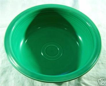 Vintage Bold Green Rimmed Large 9 1/2" Bowl Mint Vintage Bold Green Rimmed Large 9 1/2" Bowl Mint