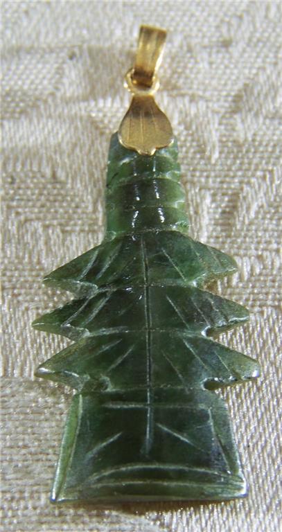 Vintage Fancy Large Carved Big Jade 12 K Gold Filled Pendant Charm Vintage Fancy Large Carved Big Jade 12 K Gold Filled Pendant Charm