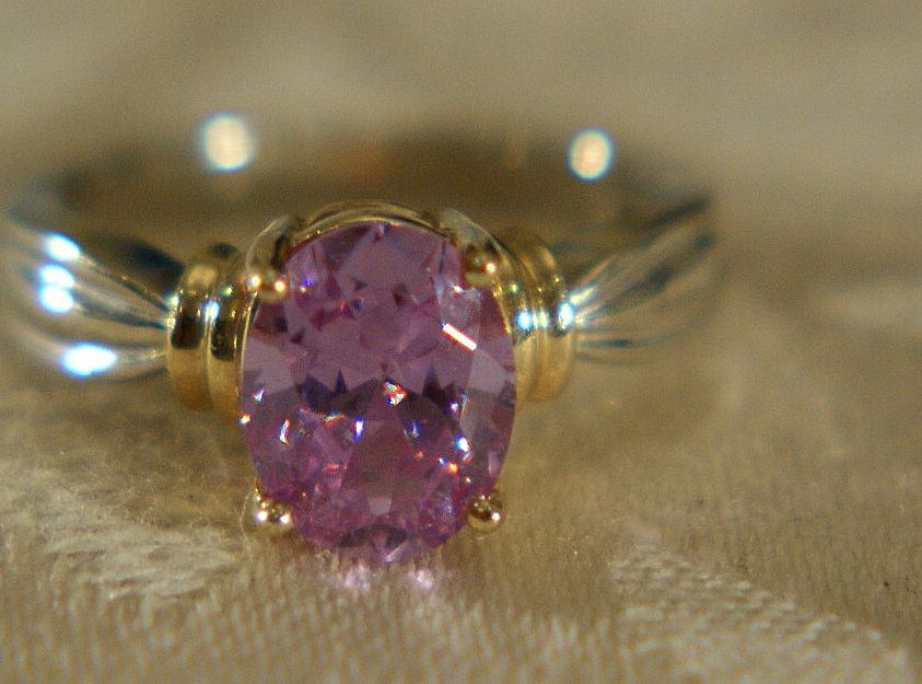 Vintage 14K Gold Amethyst Fancy Ribbed Band Ring, Size 5 Vintage 14K Gold Amethyst Fancy Ribbed Band Ring, Size 5