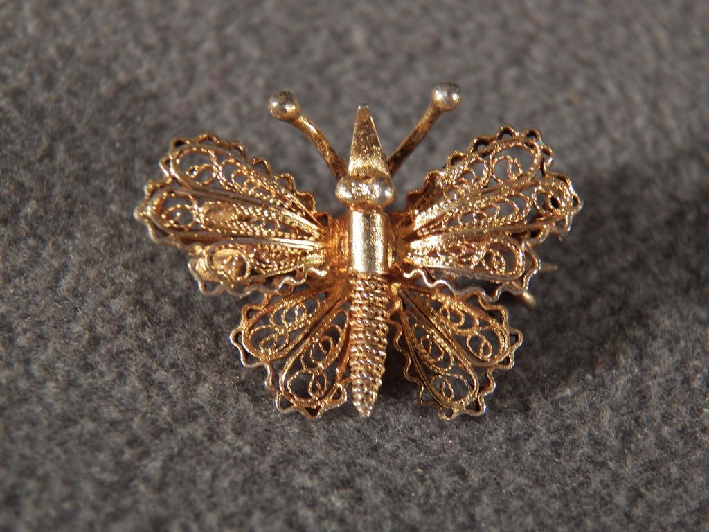 Vintage Sterling Silver Gold Overlay Fancy Filigree Butterfly Pin Brooch Vintage Sterling Silver Gold Overlay Fancy Filigree Butterfly Pin Brooch