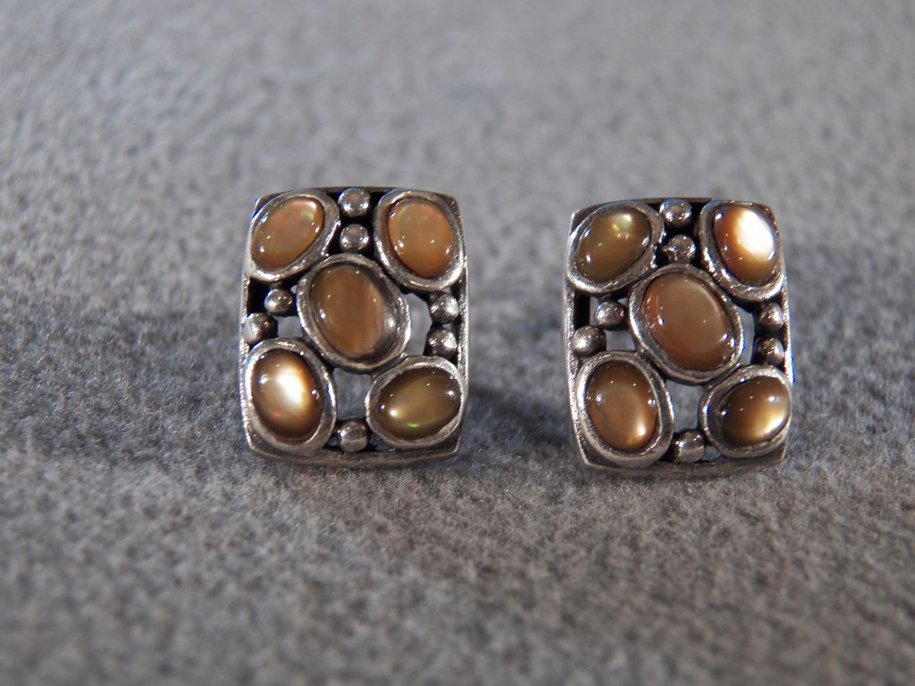 Vintage Sterling Silver & Genuine Mother of Pearl Ultra Couture Style Earrings, Such an Enchanting Design!~~ Vintage Sterling Silver & Genuine Mother of Pearl Ultra Couture Style Earrings, Such an Enchanting Design!~~