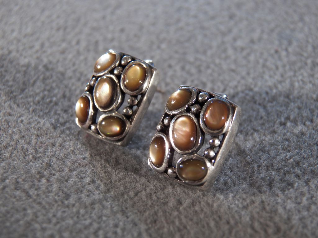 Vintage Sterling Silver & Genuine Mother of Pearl Ultra Couture Style Earrings, Such an Enchanting Design!~~ Vintage Sterling Silver & Genuine Mother of Pearl Ultra Couture Style Earrings, Such an Enchanting Design!~~