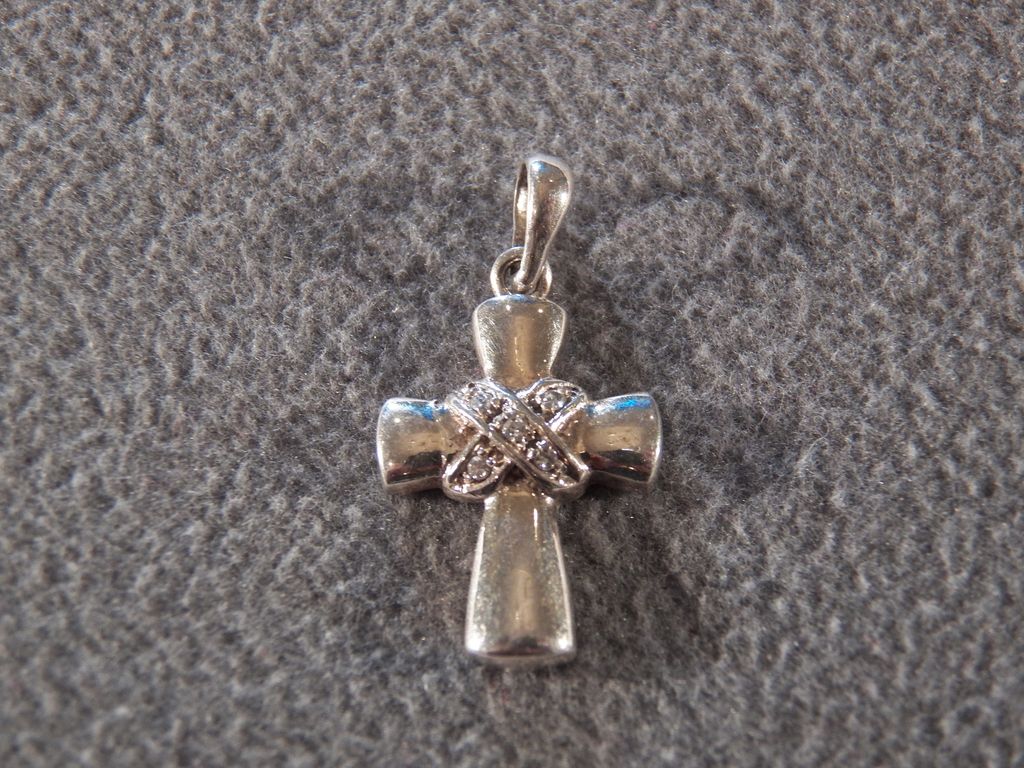 Vintage Sterling Silver Fancy % Round Diamond Cross Pendant Charm Vintage Sterling Silver Fancy % Round Diamond Cross Pendant Charm