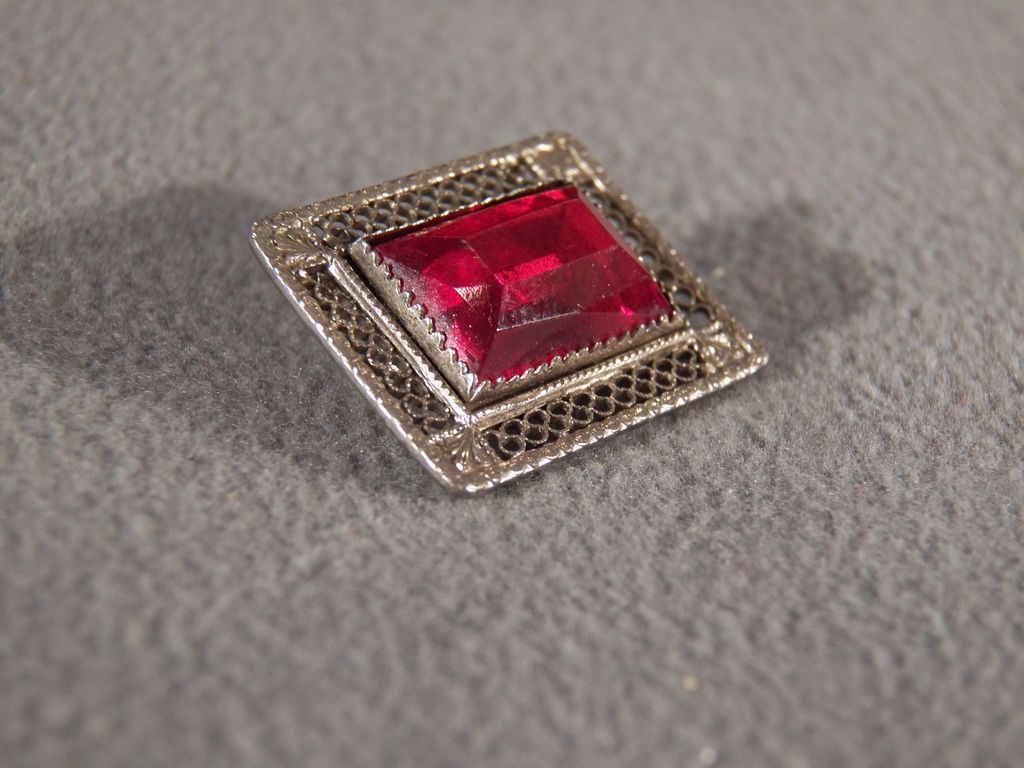 Vintage Silver Tone Large Rectangle Faceted Ruby Red Glass Stone Fancy Filigree Pin Brooch Vintage Silver Tone Large Rectangle Faceted Ruby Red Glass Stone Fancy Filigree Pin Brooch