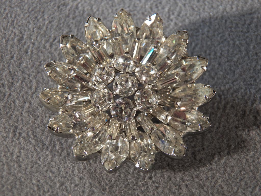 Vintage Silver Tone Designer Signed Weiss Round Baguette Marquise Rhinestone Large Round Pin Brooch Vintage Silver Tone Designer Signed Weiss Round Baguette Marquise Rhinestone Large Round Pin Brooch