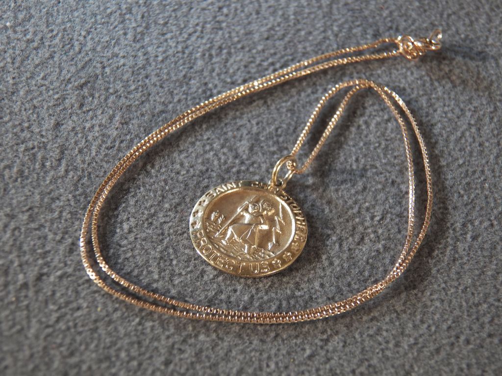 Vintage Sterling Silver Yellow Gold Overlay Fancy Raised Relief Figural Pendant Charm Necklace Chain Vintage Sterling Silver Yellow Gold Overlay Fancy Raised Relief Figural Pendant Charm Necklace Chain