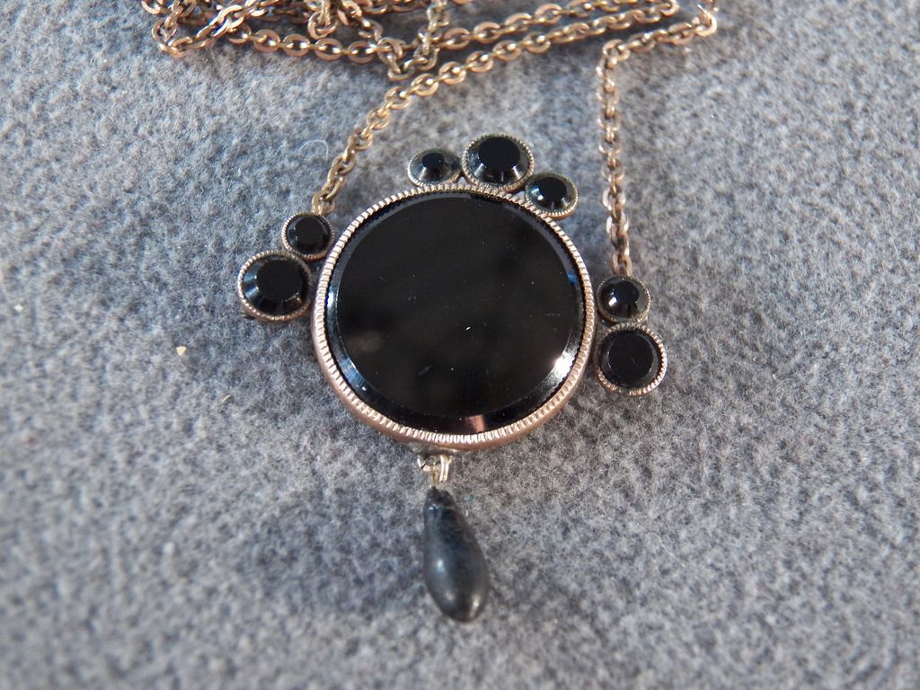 Vintage 12 K Yellow Gold Filled Round Pear Black Onyx Pin Brooch Lavaliere Pendant Charm Necklace Chain Vintage 12 K Yellow Gold Filled Round Pear Black Onyx Pin Brooch Lavaliere Pendant Charm Necklace Chain