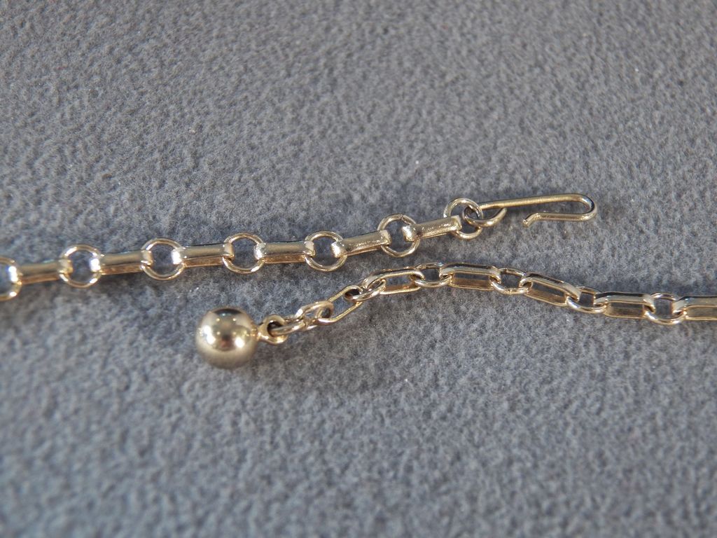 Vintage Goldtone Necklace with Spiral Beads and Round White Rhinestone Accents ** Vintage Goldtone Necklace with Spiral Beads and Round White Rhinestone Accents **