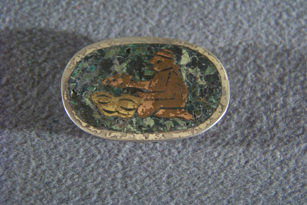 Vintage Asian Design Style Sterling Silver green agate trinket pill box Vintage Asian Design Style Sterling Silver green agate trinket pill box