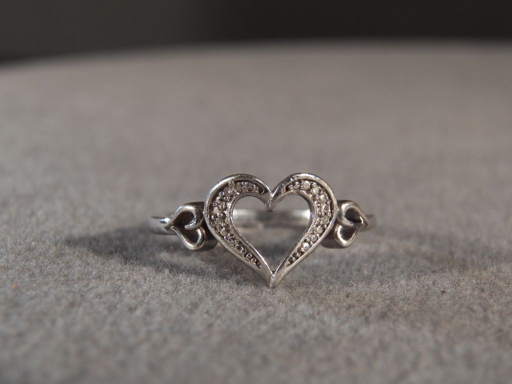 Vintage Sterling Silver 4 Round Diamond Bold Heart Fancy Band Ring ...