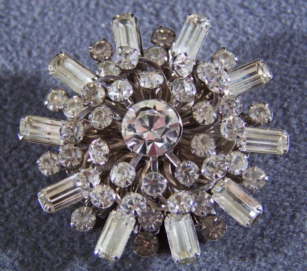 Vintage fancy Multi rhinestone bold round pin brooch Vintage fancy Multi rhinestone bold round pin brooch