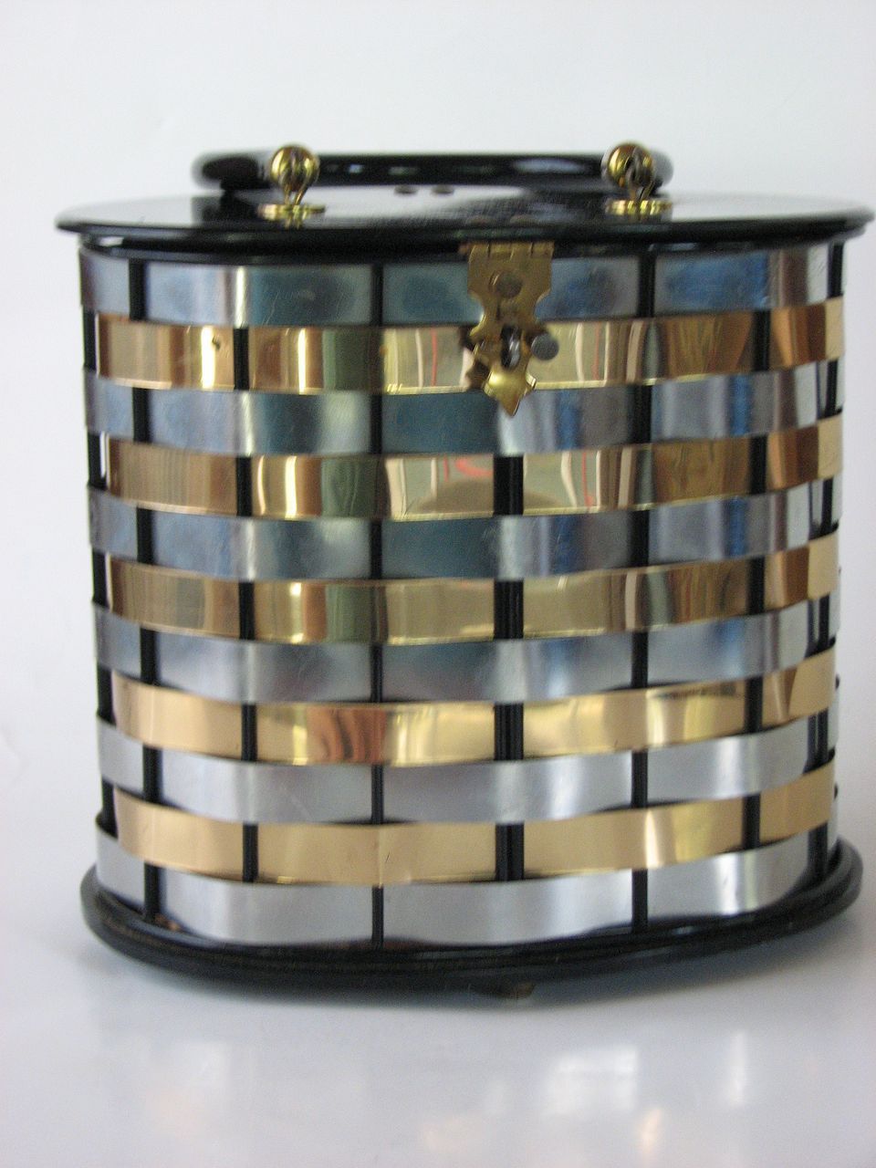 Dorset Rex Purse Fifth Avenue Metal Bucket Oval Dorset Rex Purse Fifth Avenue Metal Bucket Oval