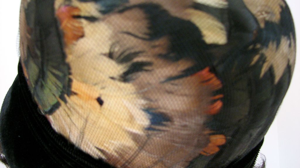 Hat Feathers Velvet 1950s Black Cloche Hat Feathers Velvet 1950s Black Cloche