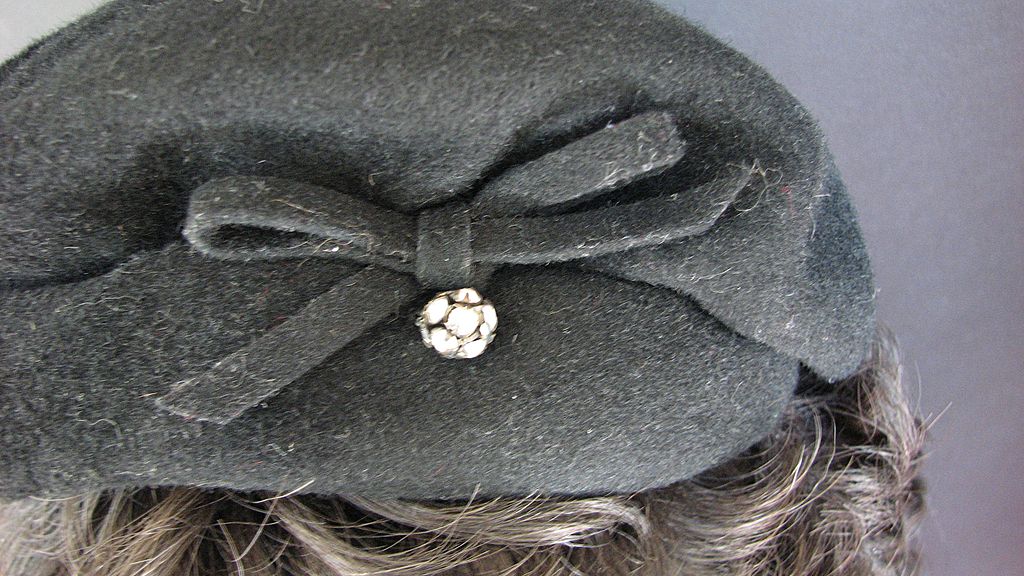 Hat Neumann Endler Fairfield Felt Black Rhinestones Beret Hat Neumann Endler Fairfield Felt Black Rhinestones Beret